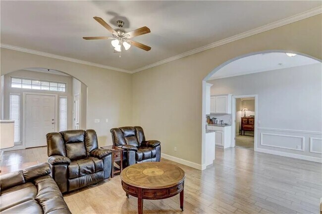 Photo - 713 Heather Wood Dr