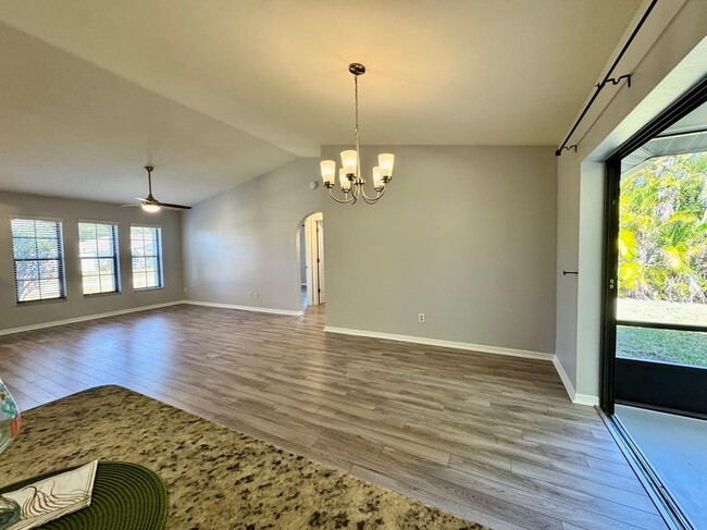 Photo - 3725 SW 6th Ave