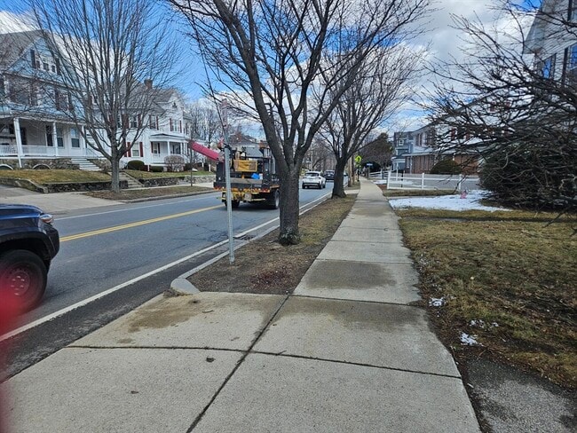 Photo - 110 W Main St Unidad 1