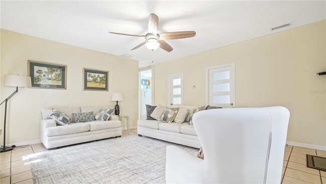 Photo - 2506 Formosa Ave