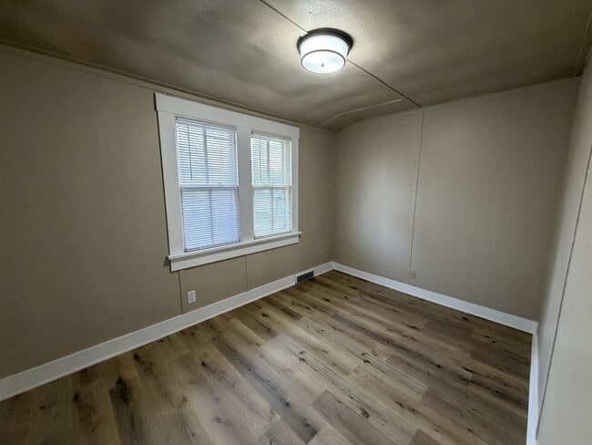 Photo - 708 N 10th St