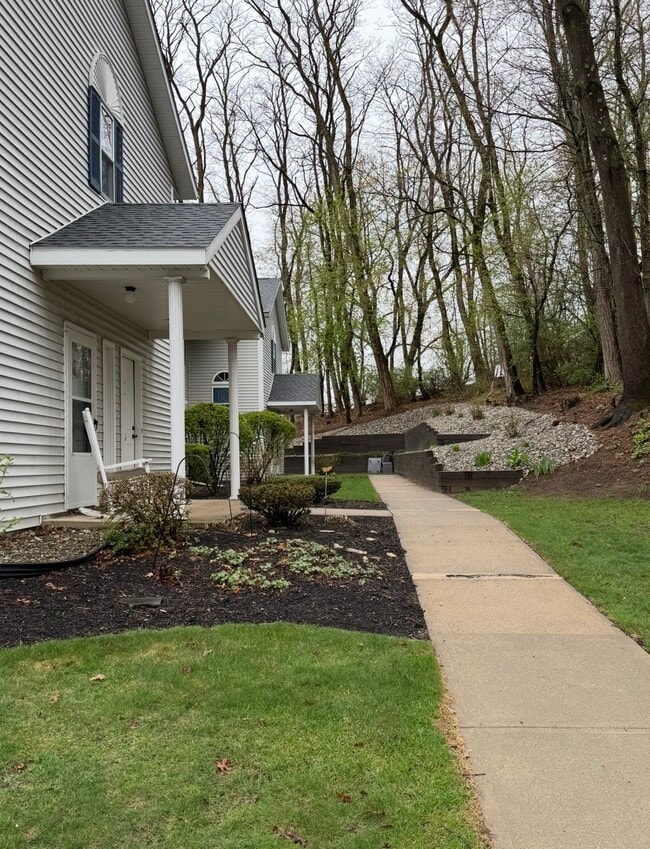 Building Photo - 1307 Greenwich Dr Unit 1307 Greenwich Dr