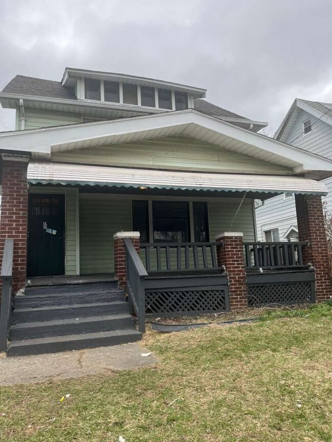 Building Photo - 2989 E 61st St