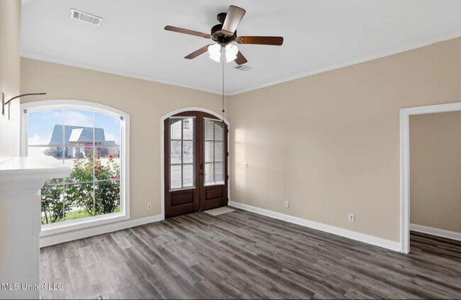 Photo - 122 Palin Drive