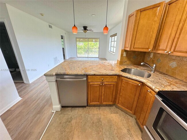 Photo - 1400 NE 57th St Unit 308
