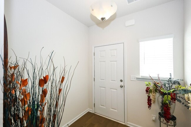 3493 Lakeview Crk