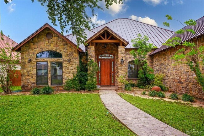 Photo - 45 Cosentino Dr W