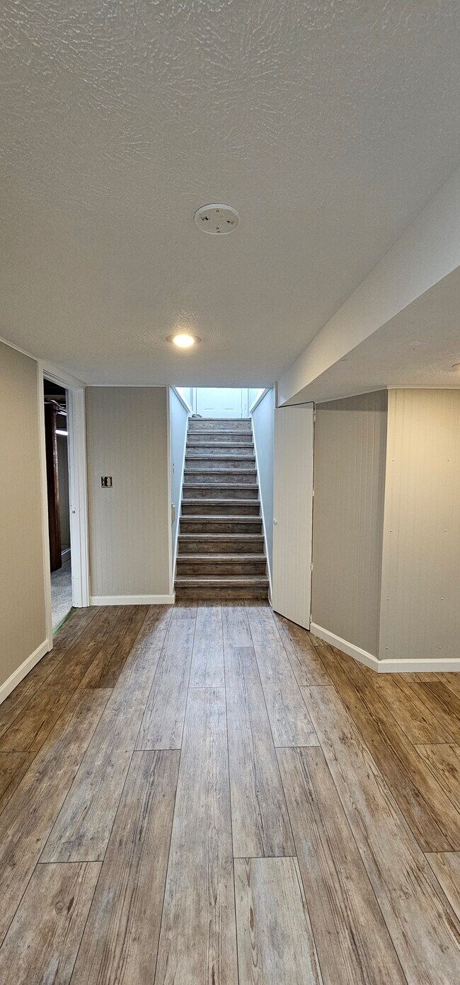 Photo - 7501 Walnut Ave