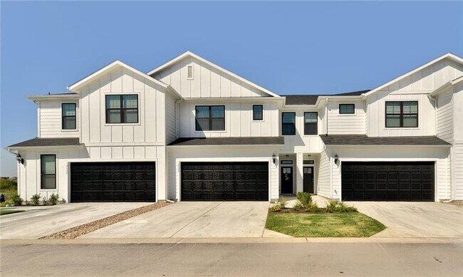 Photo - 252 Fieldwood Dr