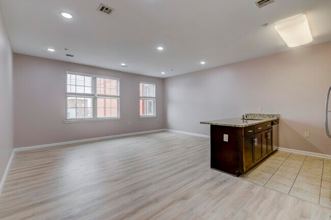 Photo - 1209 Summit Ave Unit 305