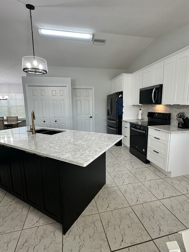 Photo - 12174 Terkelsen Ave