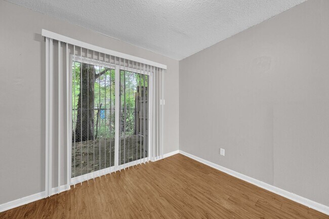 Photo - 682 Hobbs Dr