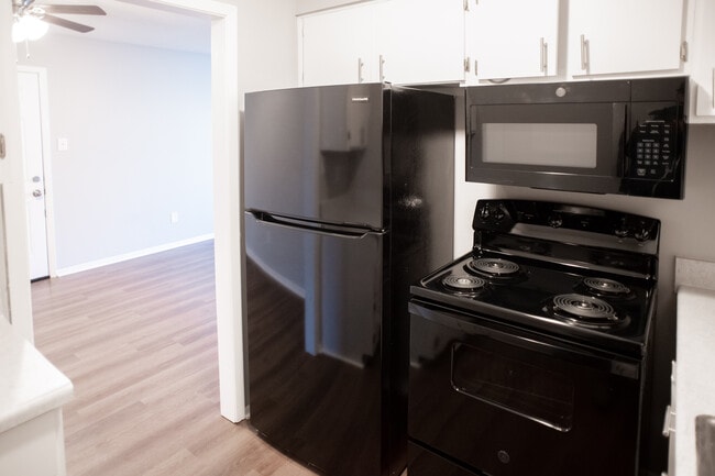 Photo - Graham Square Apartments