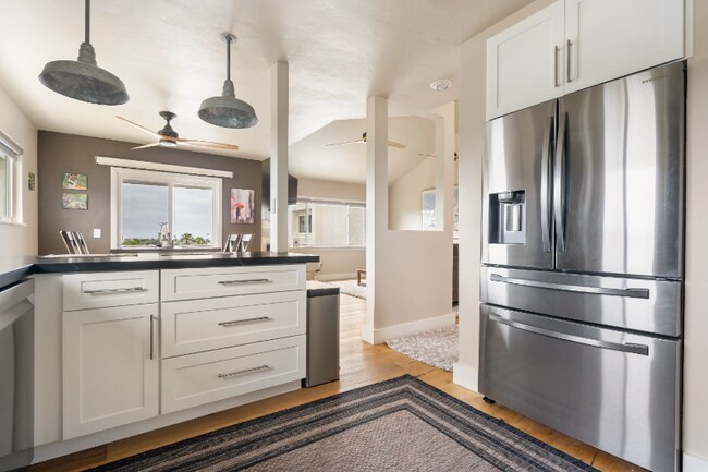 Photo - 317 Crocus Ct