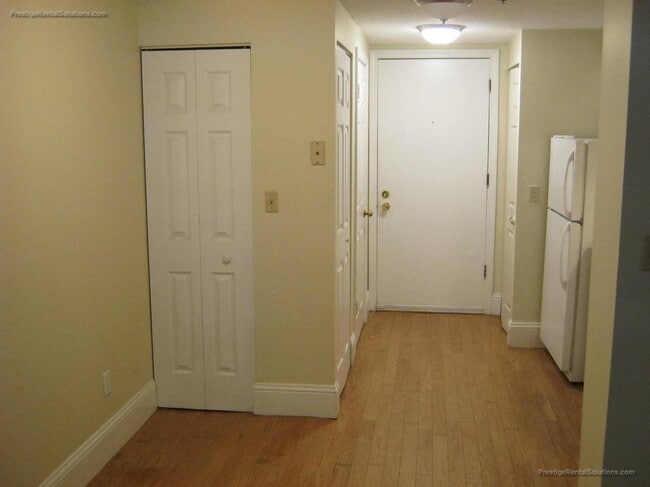 Building Photo - 9 Saint Joseph St Unit 2