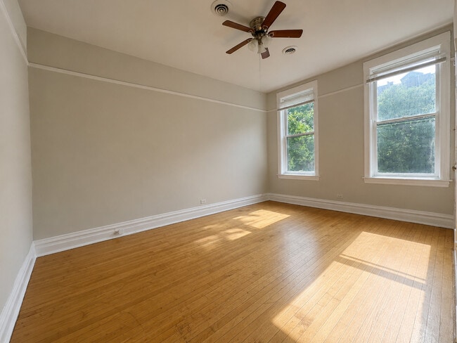 Photo - 1539 N Bosworth Ave Unit 2