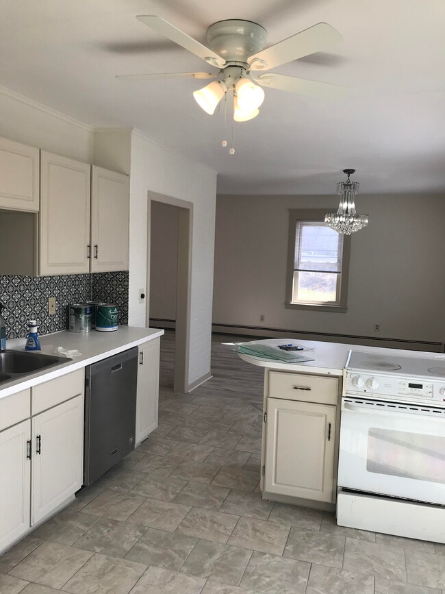 Photo - 45 Tiogue Ave Unidad #2