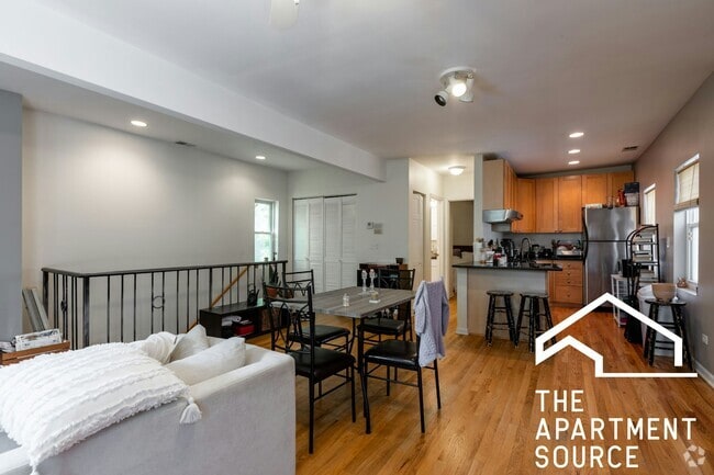 Building Photo - 906 N Wood St Unit 3f Rental