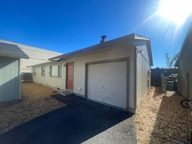 Building Photo - Newly Remodeled 3 Bedroom 1 Bathroom Ranch...