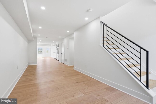 Photo - 147 Jones St