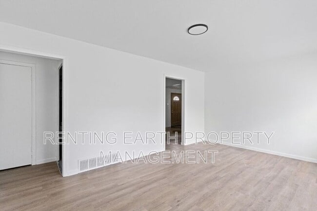 Photo - 9835 Winkler Dr