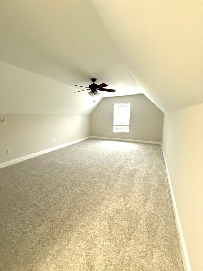 Photo - Special!! $500.00 off first months rent if...