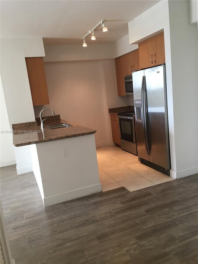 Photo - 1830 Radius Dr Unidad 618