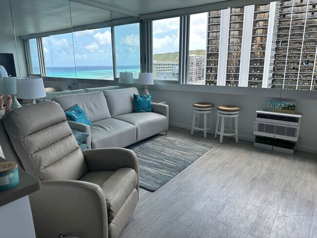 Photo - Waikiki Studio with Ocean Views