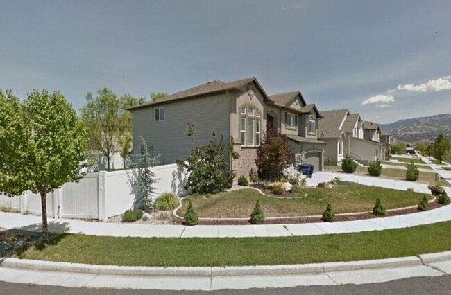 980 Woodstock Dr