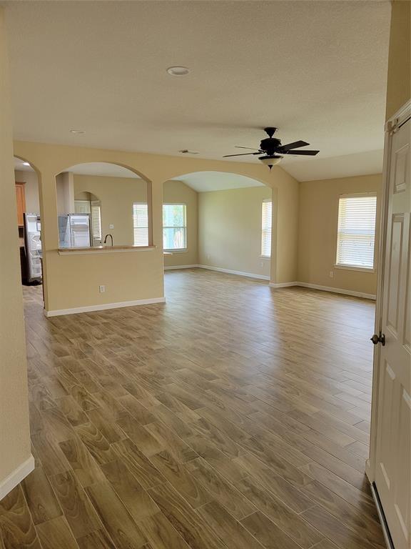 sala de estar abierta - 6110 Moran Crest Dr