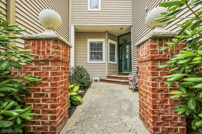 Photo - 10 Conklin Ct