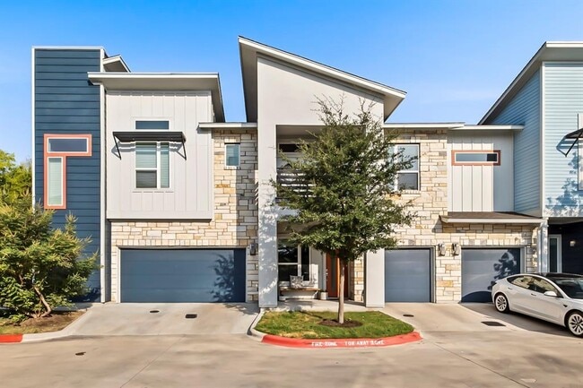 Building Photo - 8922 Menchaca Rd Unit 604