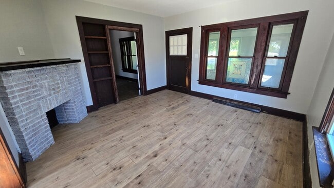 Photo - 537 Woodville Rd
