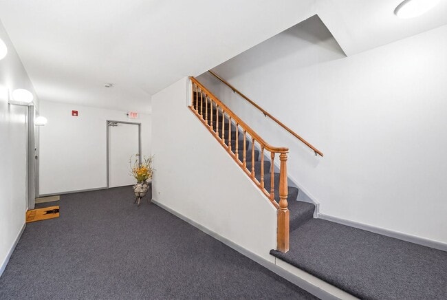 Photo - 6818 Roberts Dr Unit 3