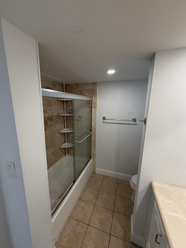 Photo - 3590 Blue Lake Dr Unidad 405