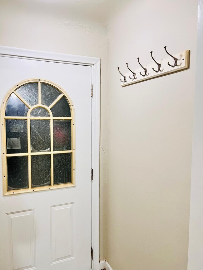 Photo - 25323 Orchard Lake Rd