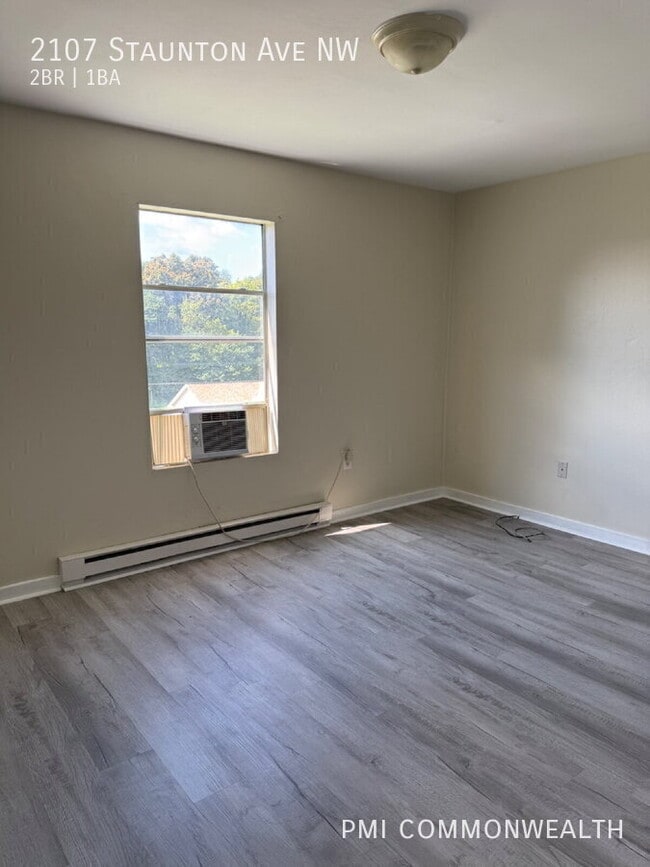 Photo - 2107 Staunton Ave NW