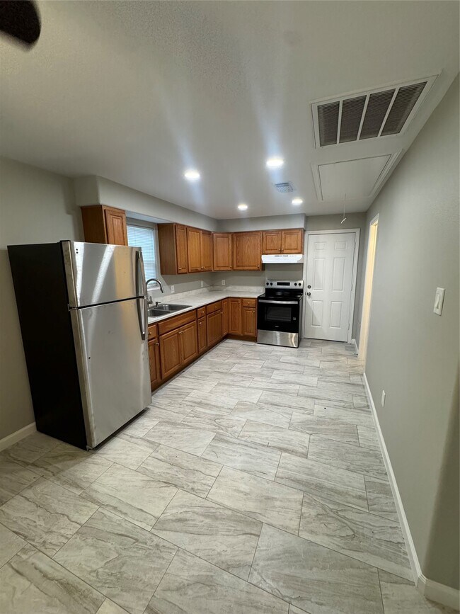 Photo - 2410 Jackson