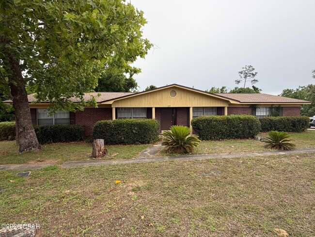 Building Photo - 233 S Jan Dr