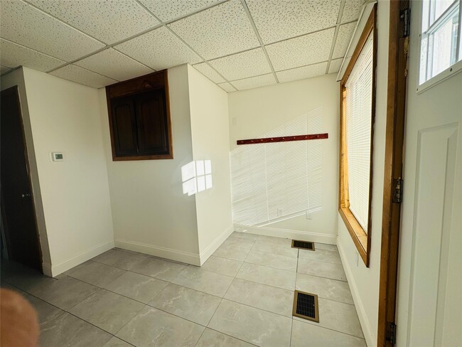 Photo - 157 Harry L Dr