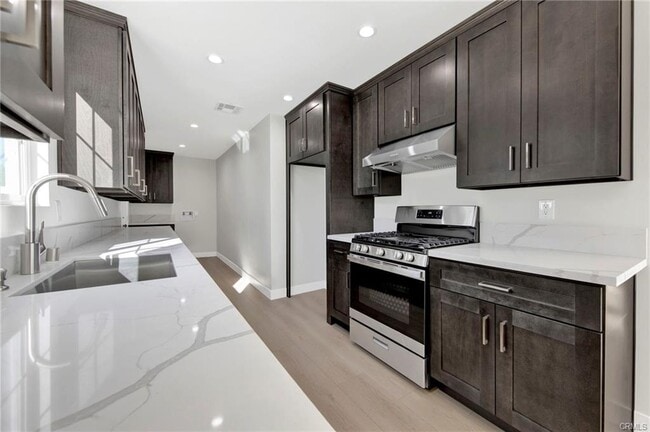 Photo - 22540 Roscoe Blvd