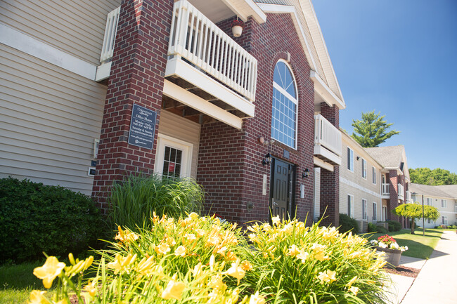 Chesapeake Landing - Chesapeake Landing Apartments