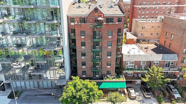 Building Photo - 83-71 116th St Unit 7B