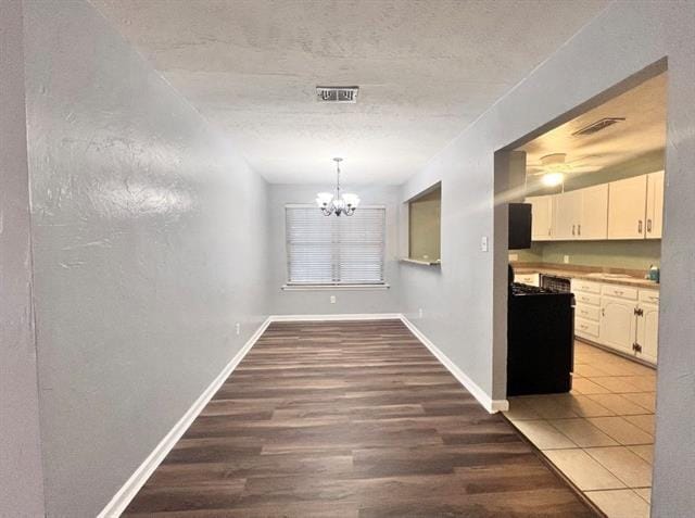 Photo - 201 Lester St