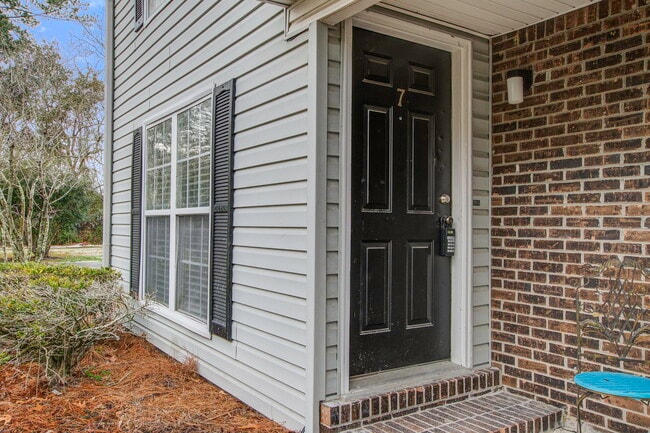 Photo - 2494 Etiwan Ave