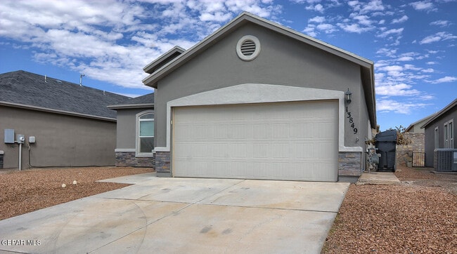 Photo - 13849 Garforth Ave