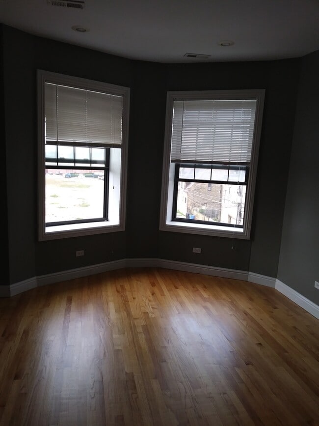 Two Bedroom Waiting For You. ONE MONTH FREE! - Two Bedroom Waiting For You. ONE MONTH FREE! House