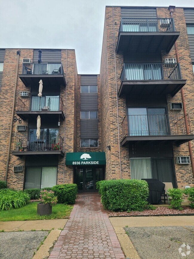 Building Photo - 8936 N Parkside Ave Unit 305 Rental