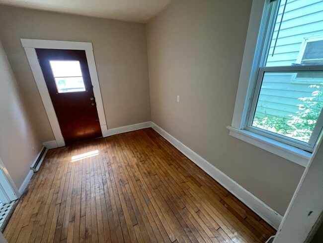 Photo - 219 E Mifflin St Unit 1B