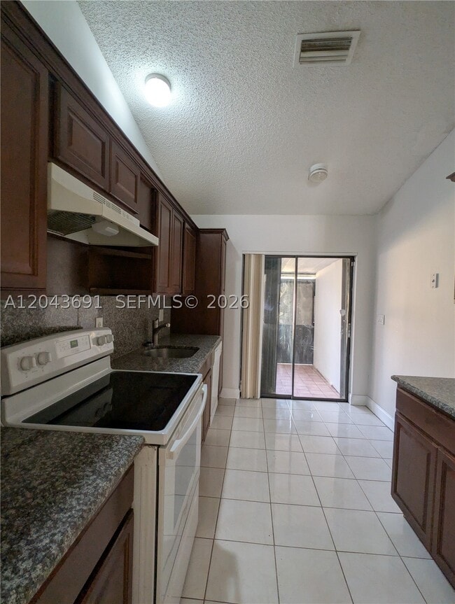 Photo - 7502 NW 33rd St